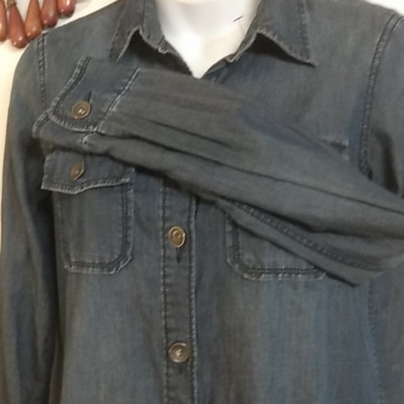 Sexy Banana Republic Denim Burnout Button Down - Picture 4 of 12